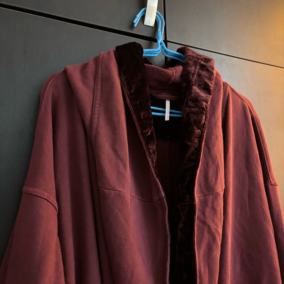 Free People Westwood Cardigan M NWT Dark Berry Hooded Velvet Wrap Whimsygoth - Picture 6 of 16
